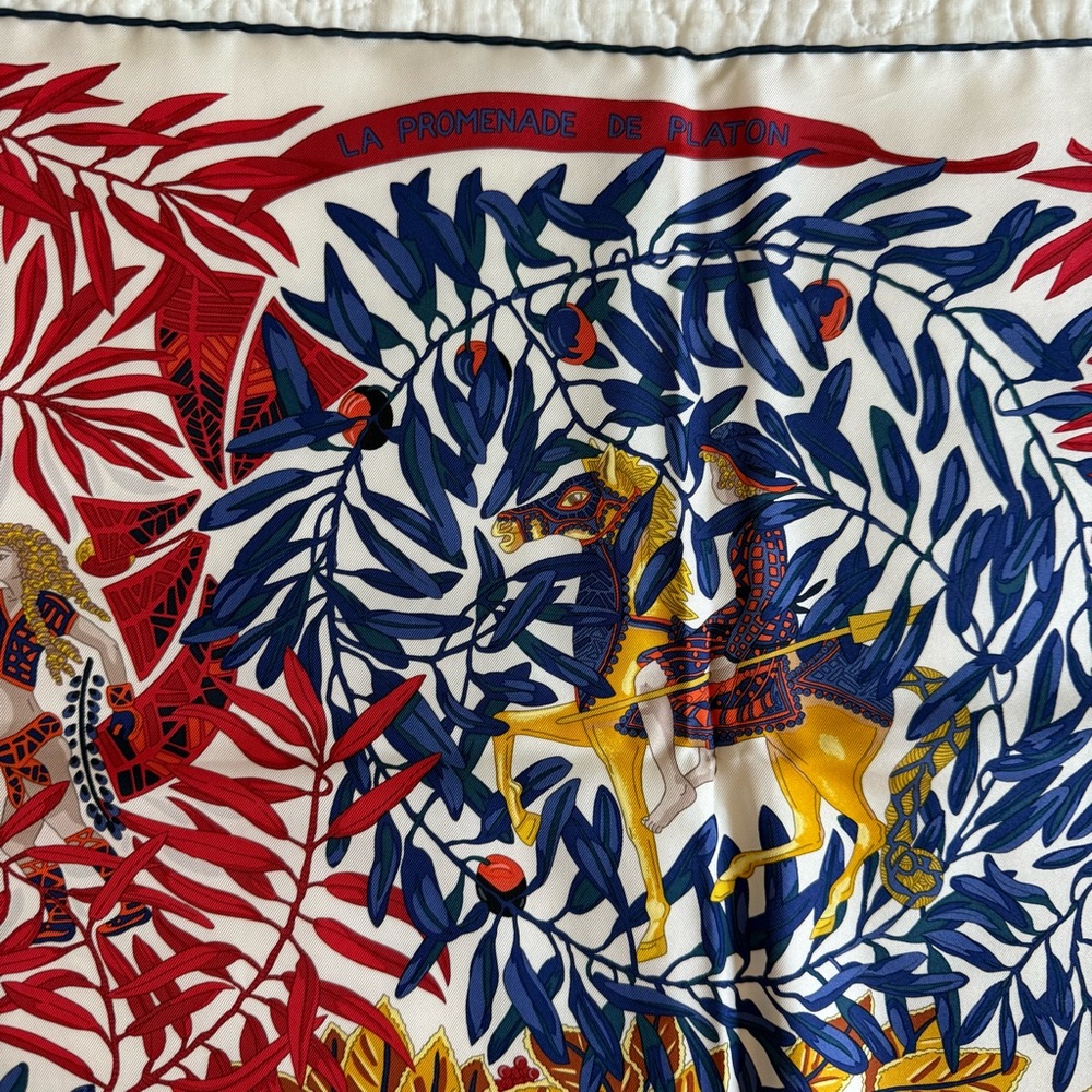 Hermès La Promenade de Platon Silk Scarf 90cm Marine Red w/ Box & Extras - Picture 8 of 12